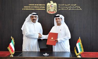 الحمد يؤكد عمق العلاقات الدبلوماسية بين الكويت والإمارات