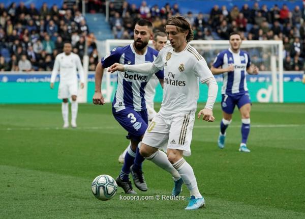 ريال مدريد يتصدر الليجا مؤقتًا بالفوز على ألافيس..
