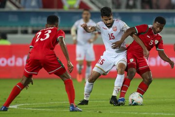 التعادل السلبي يخيّم على مباراة #البحرين و #عمان في ثاني أيام #خليجي_24 #عمان_البحرين