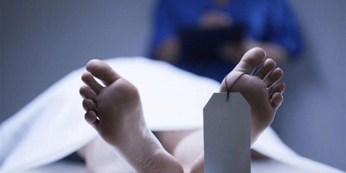 شابان قاما بإنزال جثة فتاة مجهولة الهوية أمام مستشفى الفروانية ولاذا بالفرار
