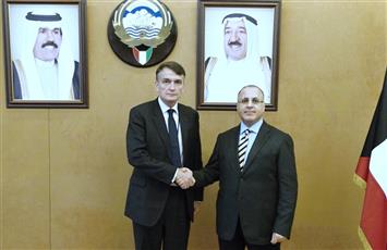 الكويت تواصل نهجها الإنساني.. وتخليد ذكرى تكريم سمو الأمير بمسكوكة ذهبية