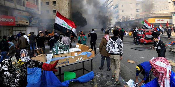 مقتل ثلاثة متظاهرين بالرصاص الحي في العراق