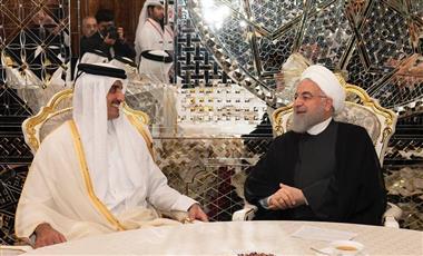 أمير قطر يبحث مع الرئيس الإيراني تطورات الأحداث بالمنطقة والقضايا الإقليمية والدولية