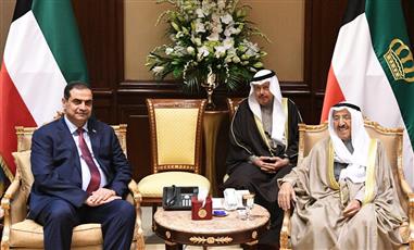 سمو الأمير يستقبل وزير الدفاع العراقي