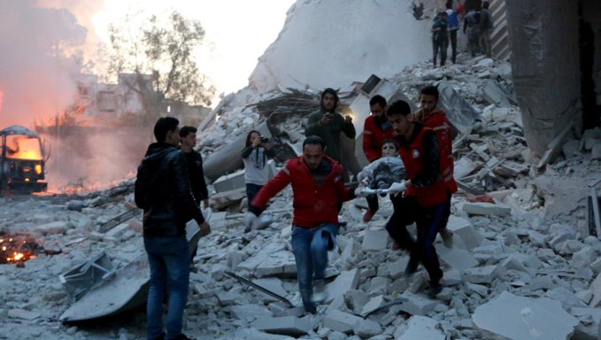 مقتل 17 شخصا بقصف سوري على إدلب