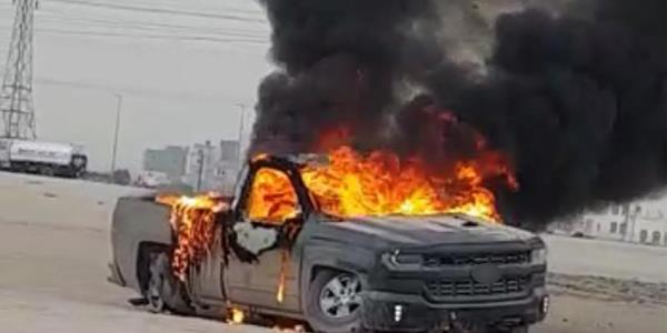 النيران تلتهم وانيت على طريق كبد