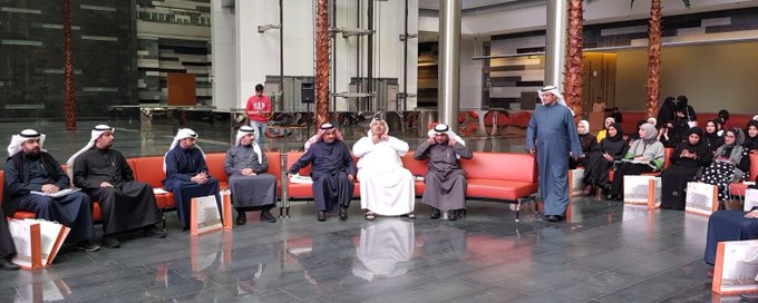 وزير التربية يبحث وحشد من المعلمين والمعلمات مشكلات الميدان