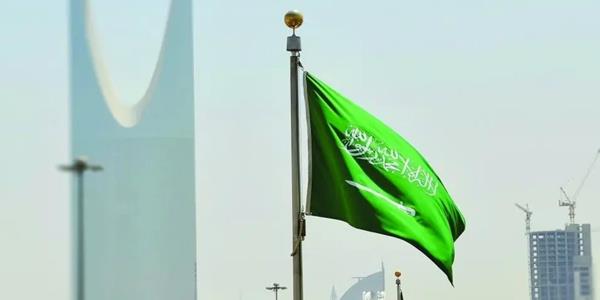 #السعودية: تعليق سفر المواطنين والمقيمين مؤقتًا إلى عمان وفرنسا وألمانيا وتركيا وإسبانيا