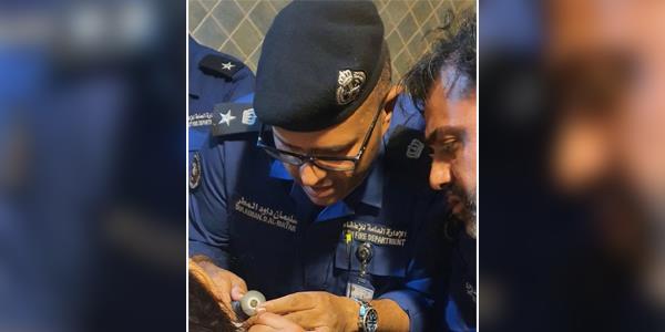 تخليص طفلة من قطعة حديدية انحشرت في رقبتها