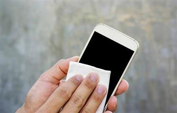 شاشات الهواتف.. «طريق محتمل» للإصابة بفيروس كورونا