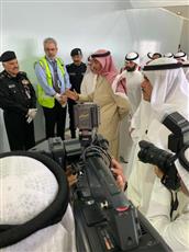 رئيس الوزراء برفقة وزير الصحة يتفقد مراكز الفحص بالمطار استعدادًا لاستقبال العائدين من الخارج