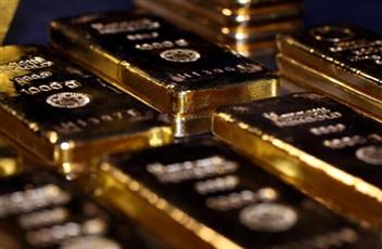 الذهب يهبط قبيل بيانات إعانة البطالة الأمريكية