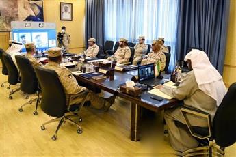وزير الدفاع يجري اتصالا مرئيا مع القوات الكويتية في السعودية ومنتسبي الجيش الكويتي بالبحرين للاطمئنان على أوضاعهم