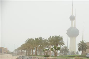 «الأرصاد»: رياح نشطة مثيرة للغبار وفرصة لأمطار رعدية متفرقة