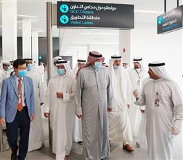 رئيس الوزراء يتفقد #مطار_الكويت للاطلاع على استعدادات استقبال المواطنين العائدين من الخارج