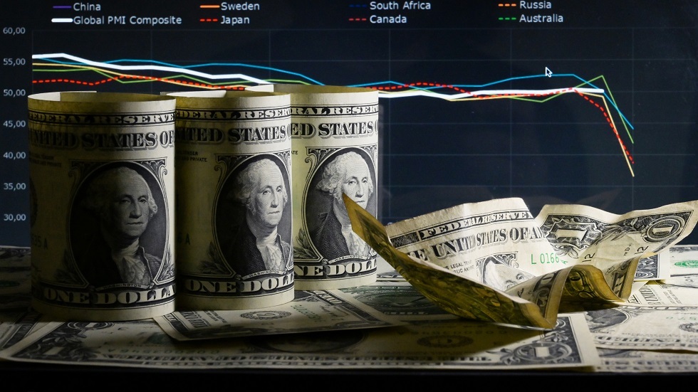تقرير روسي: الاقتصاد الأمريكي ينهار بنسبة 42% وطباعة الدولارات تجري بوتيرة عالية