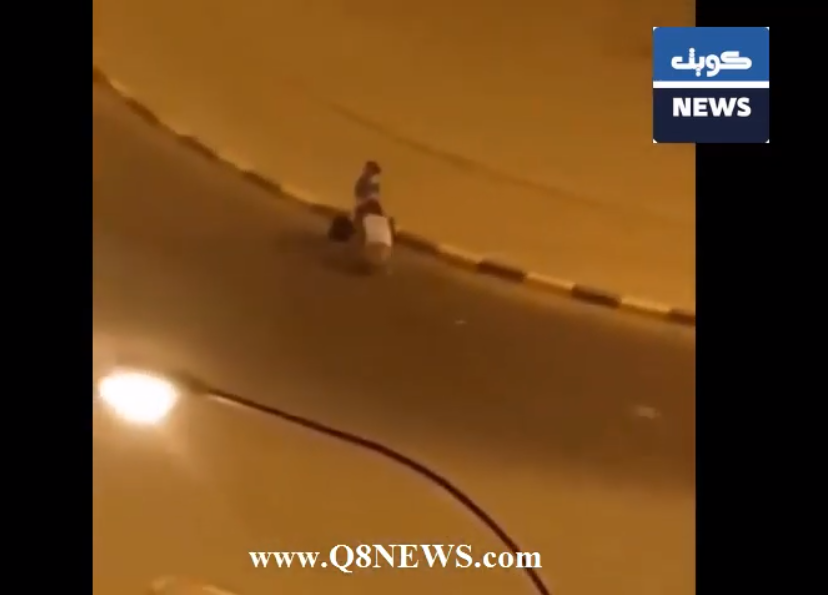 شاهد بالفيديو…شخص يغادر #حولي قبل تطبيق العزل