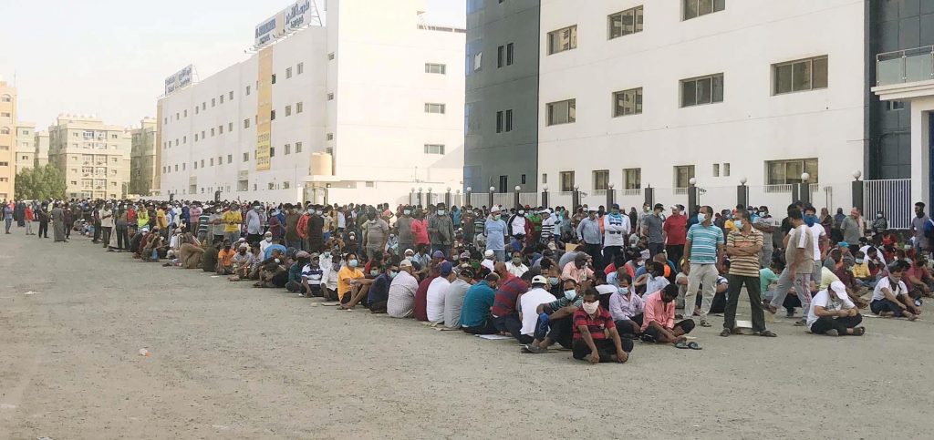 أهالي المهبولة يستغيثون: نساء وكبار سن تعرضوا لحوادث سلب ونهب وسلوكيات مشينة من بعض العمالة السائبة