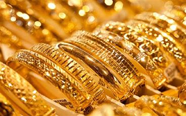 الذهب يصعد قرب أعلى مستوى في 8 سنوات