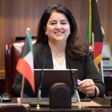 وزيرة الأشغال: نعمل على تنفيذ مجموعة جداريات بصور وأسماء الشهداء