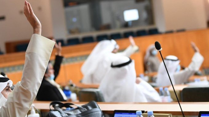 #مجلس_الأمة يوافق على ضم الاستجوابين المقدمين للدكتور سعود الحربي.. وتأجيل المناقشة إلى جلسة 1 سبتمبر