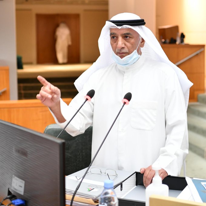 المويزري: خلال 27 سنة حصلت شركته على 5 مناقصات بـ 10 ملايين وبعد توليه الوزارة حصلت على 8 مناقصات بـ 70 مليونا