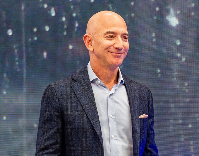 بيزوس أول شخص في التاريخ يعبر حاجز الـ 200 مليار دولار