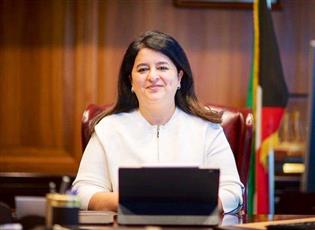 وزيرة الإسكان تهنئ سمو أمير البلاد بمناسبة منح سموه وسام الاستحقاق العسكري الأمريكي