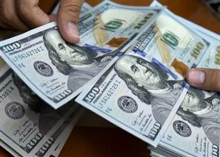 الدولار يحبس أنفاسه ترقبًا لتطورات صحة ترمب وحزمة مالية