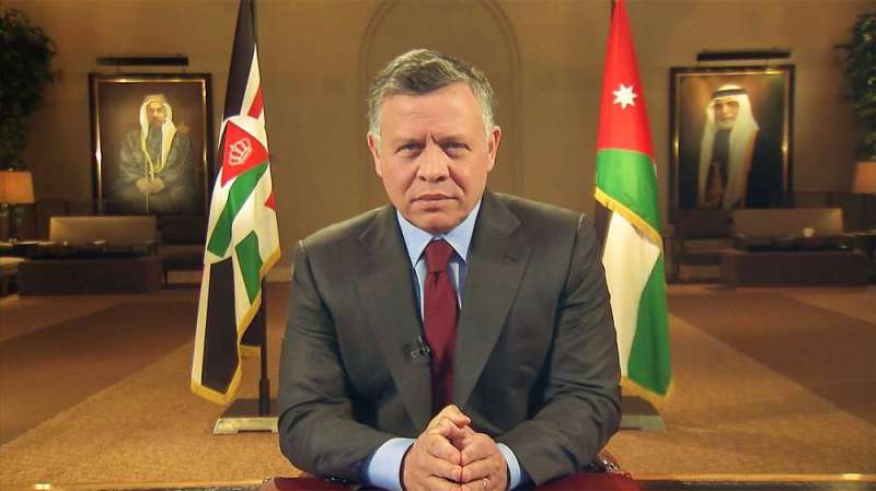 سمو الأمير يستقبل ملك الأردن للتعزية بوفاة الأمير الراحل
