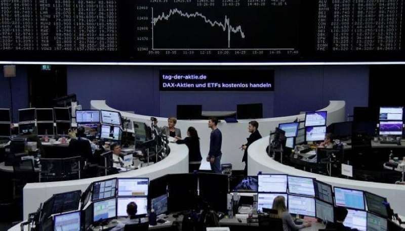 أسهم أوروبا تتراجع بعد إصابة ترامب بكوفيد-19