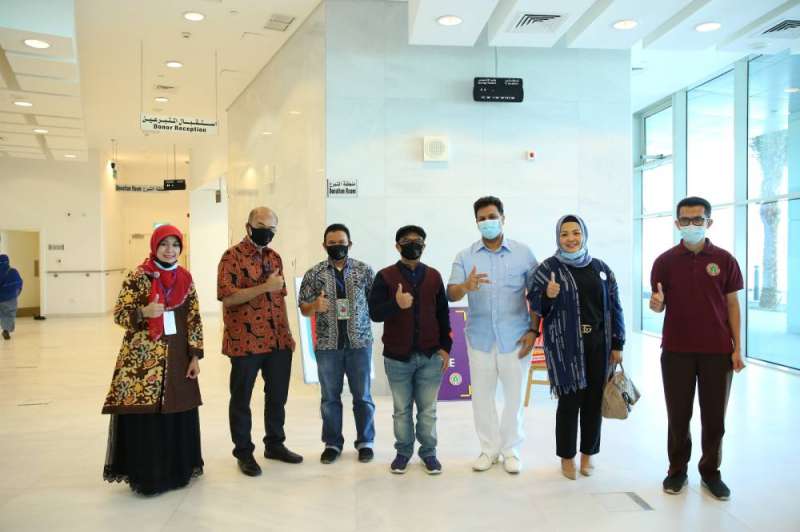 الجالية الاندونيسية تتبرع بالدم