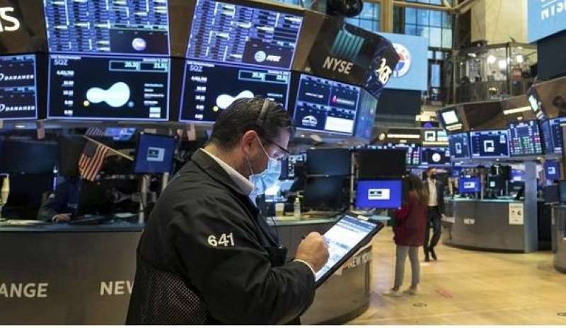 الأسهم الأميركية تقفز مع بدء نقل السلطة إلى بايدن