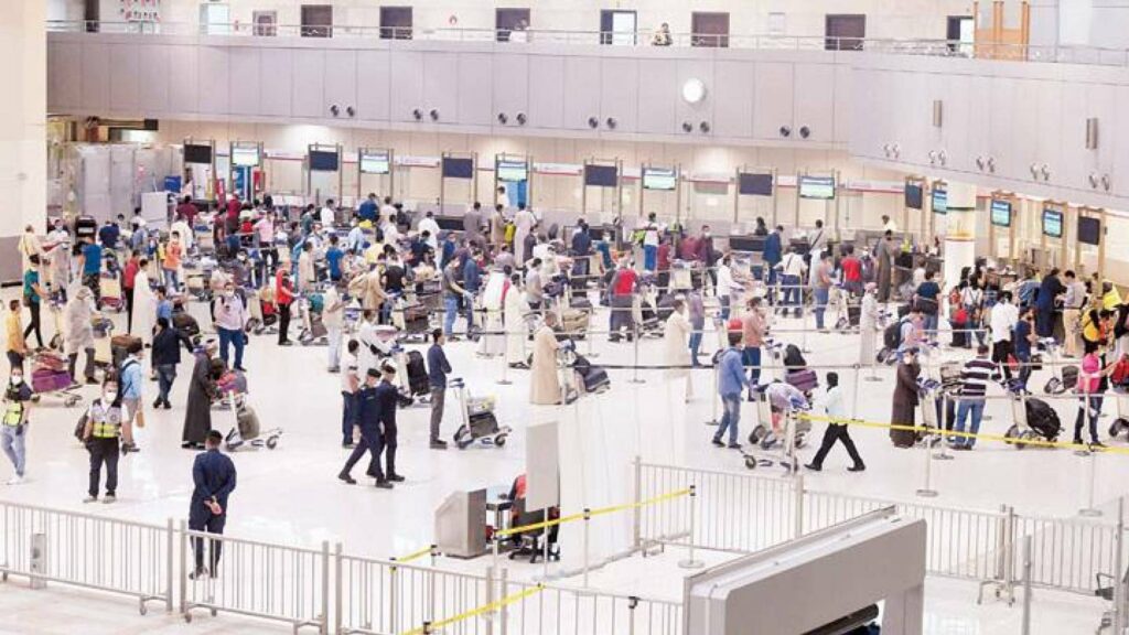 70 ألف وافد على قوائم المغادرة خلال 2021