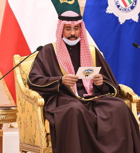 صاحب السمو لأعضاء الحكومة الجديدة: المرحلة مثقلة بالتحديات وتتطلب جهداً استثنائياً وتعاوناً جاداً مع أعضاء مجلس الأمة