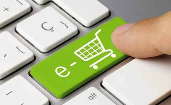 التسوق الإلكتروني يرفع مبيعات التجزئة في موسم العطلات الأمريكية بنسبة 3%