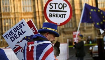 الاقتصاد البريطاني مستمر في التباطؤ بسبب قيود كورونا