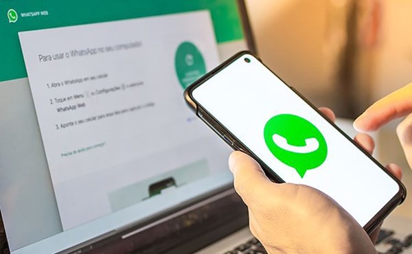 فضيحة جديدة لـ «واتساب» مع «غوغل»
