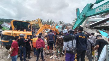 شاهد.. فرق الإنقاذ تواصل البحث عن ناجين جراء الزلزال الذي ضرب جزيرة سولاويسي الإندونيسية