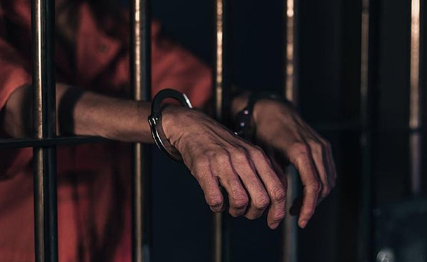 أحكام بالسجن في فرنسا في قضية تهريب ثعابين سمك