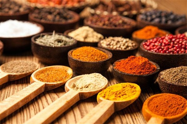 هل تمنع بهارات الطعام العدوى؟.. دراسة أسترالية قد تصدم محبي الأكل الحارّ!