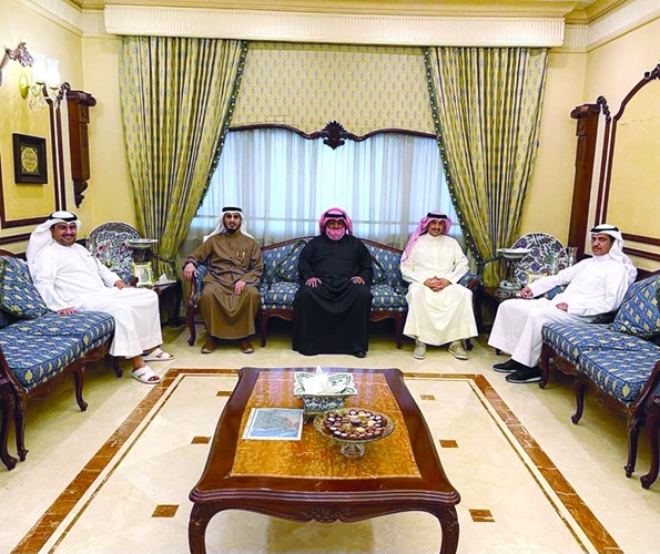 نواب يتضامنون مع الداهوم عبر وسائل التواصل