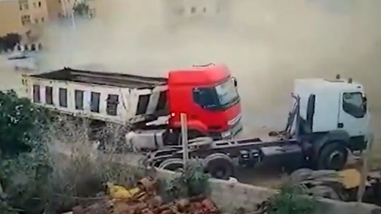 شاهد بالفيديو.. لحظة محاولة اغتيال وزير داخلية حكومة الوفاق الليبية