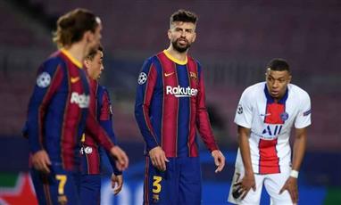 شتائم واتهامات بين بيكيه وجريزمان في مباراة برشلونة وباريس