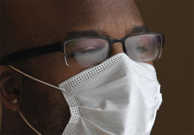 الرطوبة الناجمة عن ارتداء الكمامة قد تقلل من حدة كورونا