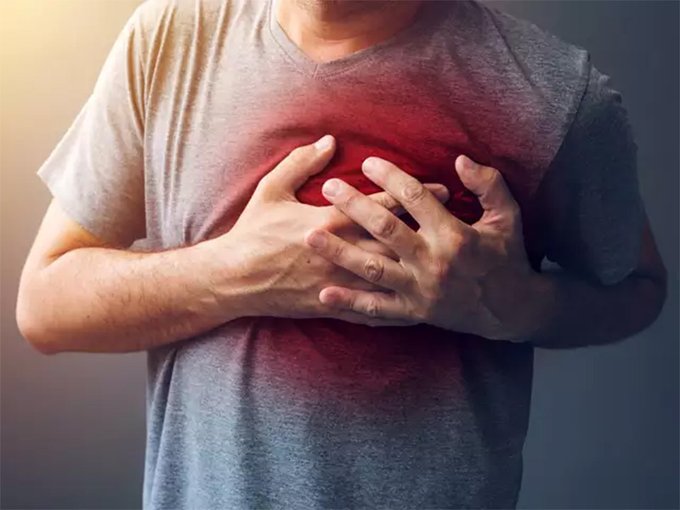 أعراض الأزمة القلبية..تختلف بين الرجال والنساء وهذه اعراضها؟