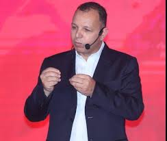 سارة خريبط تتصدر الجولة الخامسة من بطولة دبي للموتوكروس