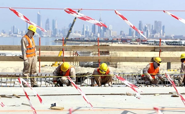 سوق الإنشاءات الخليجي مُحصَّن من التباطؤ بصيف 2021