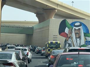 شوارع الكويت تشهد كثافة مرورية عالية لليوم الثاني من الحظر الجزئي