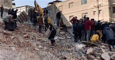 قتلى وجرحى بانهيار بناء من 10 طوابق في القاهرة